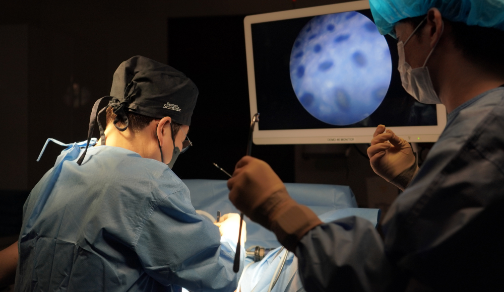 레이저 시술 장면